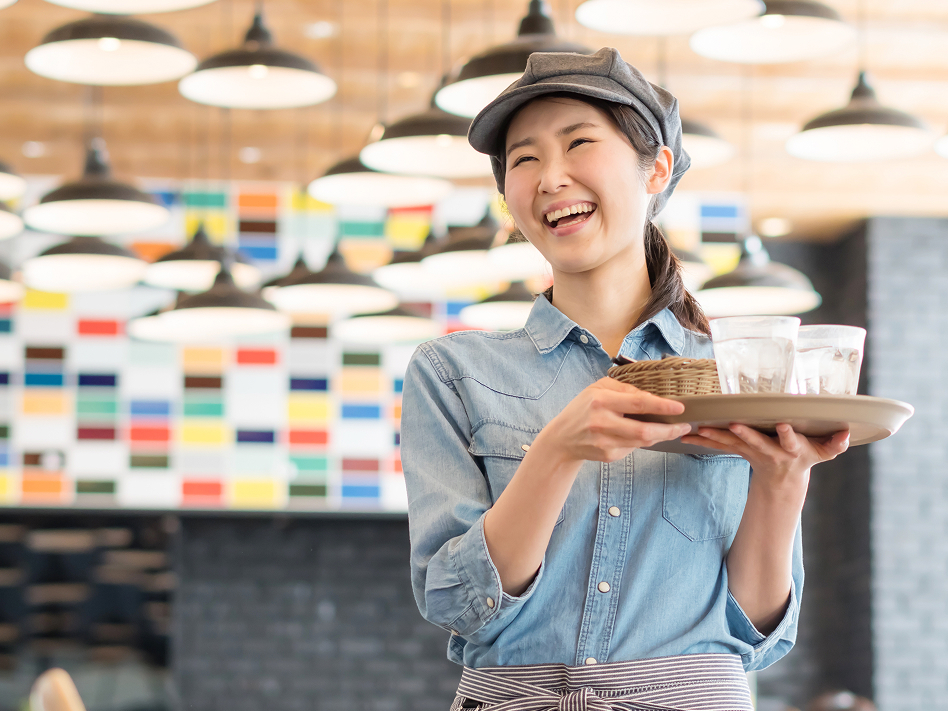 【旅館レストランスタッフ】未経験OK／落ち着いた和の空間で働けます